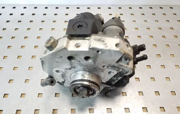 Volvo XC70 Fuel injection high pressure pump 0445010043 8689591