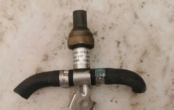 Mercedes-Benz B W246 W242 Fuel cut-off switch A6450700081