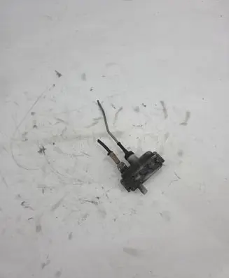 Audi A8 S8 D2 4D Central locking vacuum pump 4A0862153B