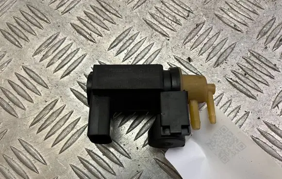 Volvo XC90 Turbo solenoid valve 31339808