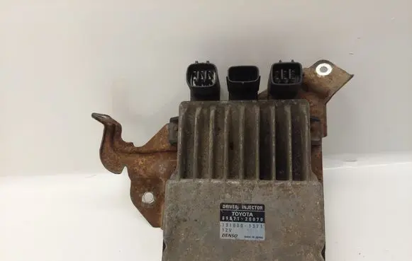 Toyota Avensis T250 Fuel injection control unit/module 8987120070 1310001371
