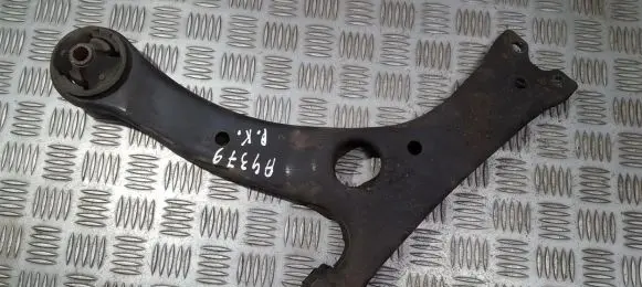 Toyota Corolla Verso AR10 Front lower control arm/wishbone