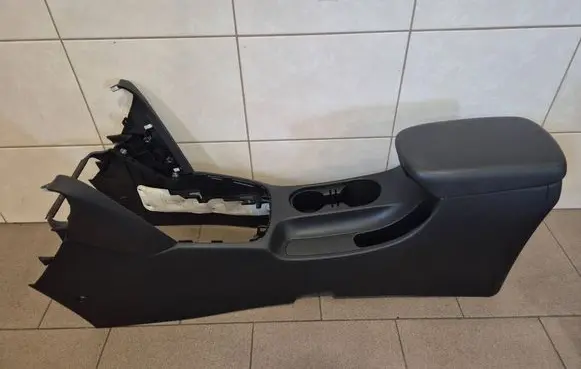 Hyundai Kona I Center console 84611J9000
