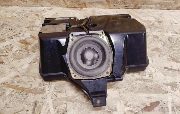 Maserati Quattroporte Subwoofer speaker 447082 67071100