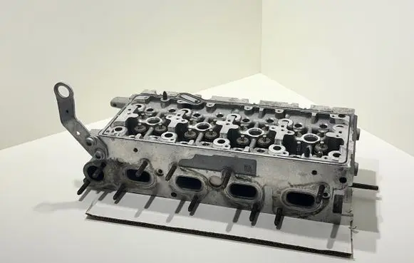 Volkswagen PASSAT B8 Engine head 04L103373E