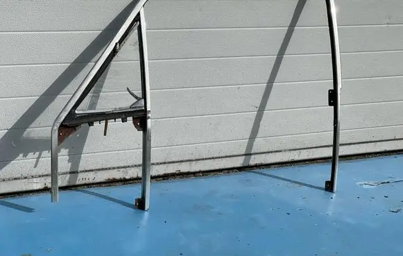 Opel Rekord C Front door coupe window/glass frame 