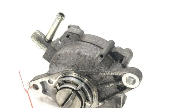 Mitsubishi Lancer VIII Vacuum pump 4N13