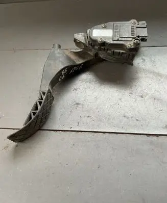 Volkswagen Golf IV Accelerator throttle pedal 6PV00777001 1J1721503H