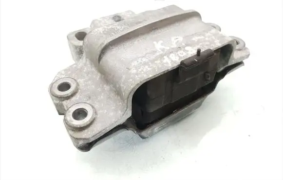Volkswagen Jetta VI Engine mount bracket 1K0199555