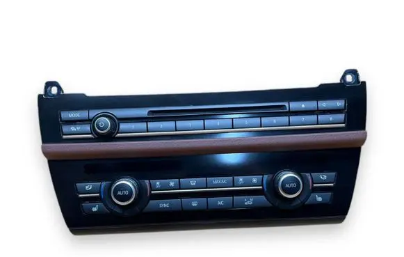 BMW 5 F10 F11 Climate control unit 6805770