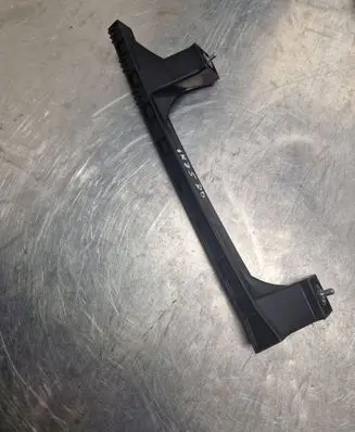 Hyundai ix35 Rear door windshield rail 825602S000