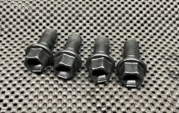 Mercedes-Benz C AMG W205 Nuts/bolts 