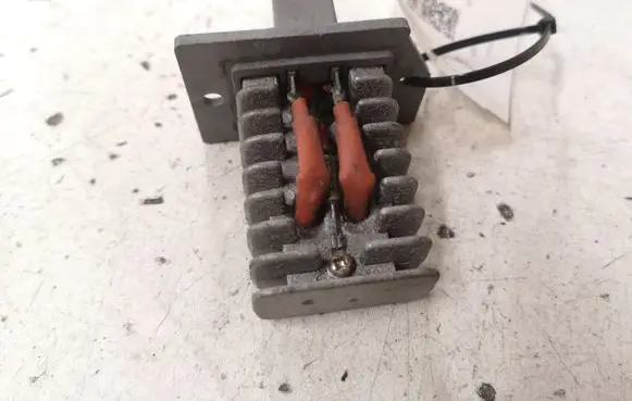 Hyundai Santa Fe Heater blower motor/fan resistor MJ11032 RM0320