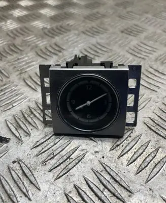 Volkswagen PASSAT CC Clock 3C8919204A 235816601