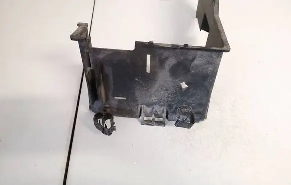Battery bracket