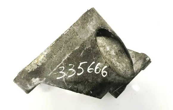 Nissan Almera N16 Engine mounting bracket