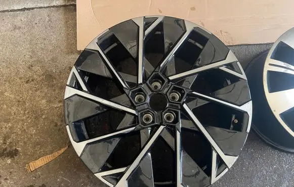Renault Scenic E-Tech V R20 alloy rim 