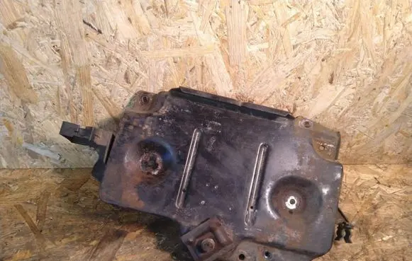 Volkswagen Golf III Battery tray 