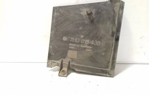 Volkswagen Transporter - Caravelle T5 Battery tray heat shield 7H0915438A