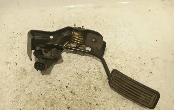 Toyota Avensis Verso Accelerator throttle pedal