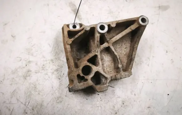 Volkswagen Bora Engine mounting bracket