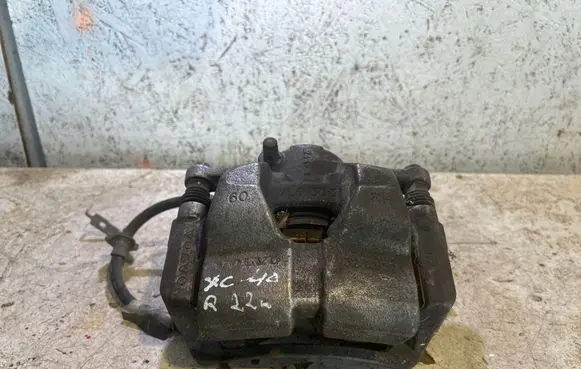 Volvo XC40 Front brake caliper 32329523