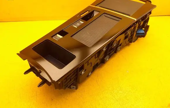 Opel Astra L Center console 9841363880