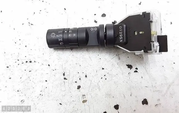 Nissan Qashqai Indicator stalk 14425