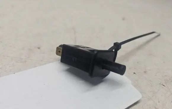 Opel Omega B2 Front door sensor 90033510