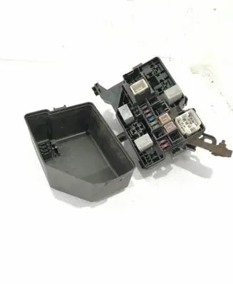 Toyota Yaris Fuse module 71545127