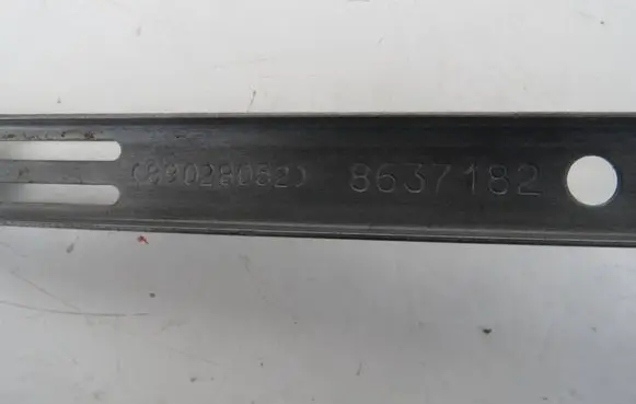 Volvo XC90 Headlight/headlamp mounting bracket 902805 8637182 89028052