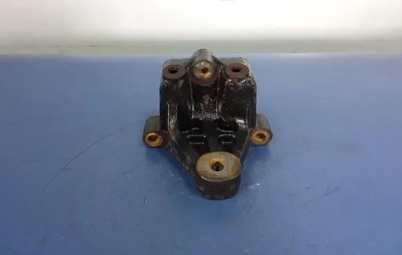 Renault Espace III Engine mount vacuum valve 8200256600A