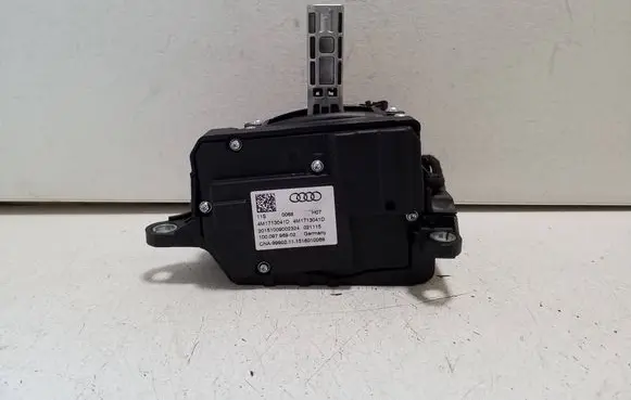 Audi Q7 4M Gear shifter/selector 4M1713041D