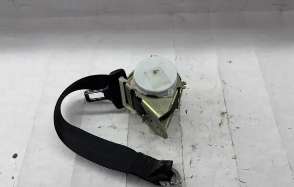 Audi A3 S3 8P Rear seatbelt 193857737A 33007701