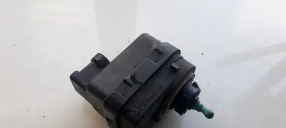Renault Scenic I Headlight level adjustment motor 7700840141