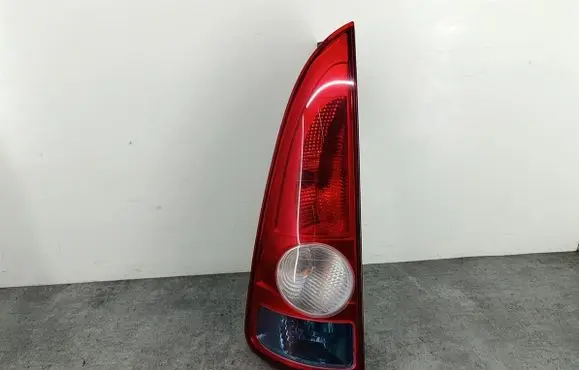 Renault Espace IV Rear/tail lights 8200027153