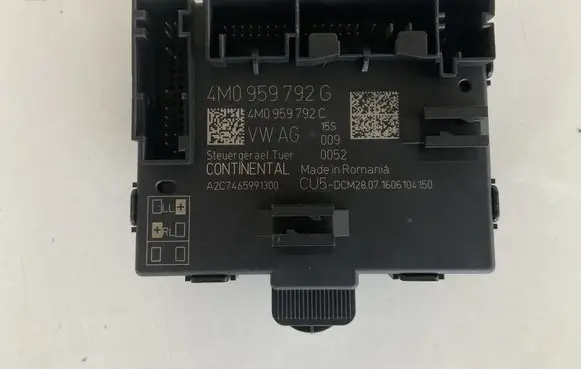 Audi Q7 4M Door control unit/module 4M0959792G 4M0959792C