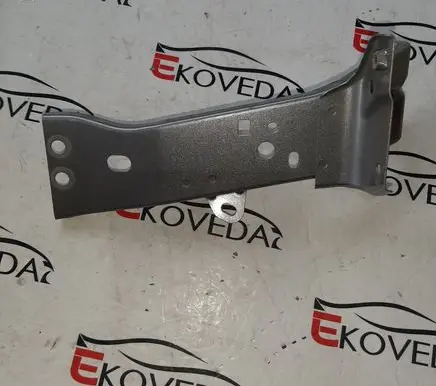 Mazda 3 III Fender mounting bracket