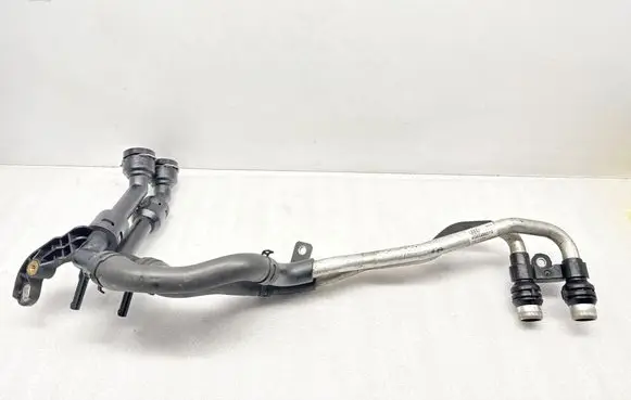 Engine coolant pipe/hose