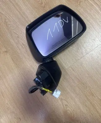 Mitsubishi Endeavor Front door electric wing mirror