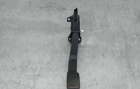 Opel Corsa F Accelerator throttle pedal 9827704480