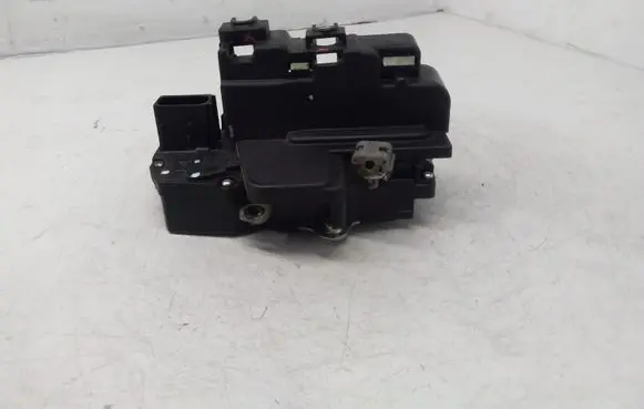 Chevrolet Captiva Front door lock