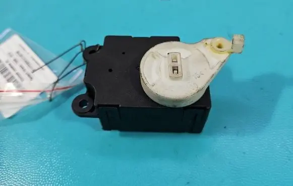 Renault Koleos I A/C air flow flap actuator/motor 5037521180 IMPRK1591767