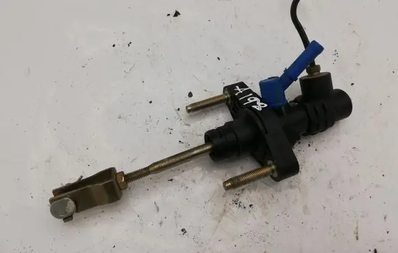 Toyota Avensis T250 Clutch master cylinder 1310618