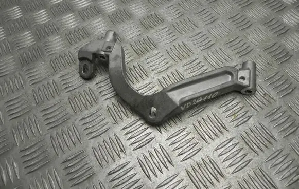 Toyota Yaris Engine mounting bracket VD20110
