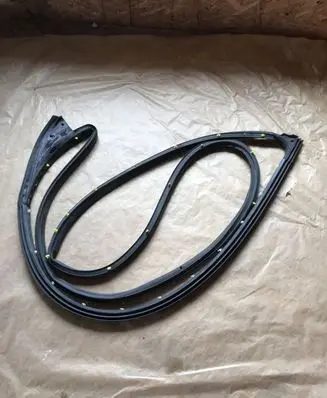 Jeep Grand Cherokee Rubber seal front door (on door) 