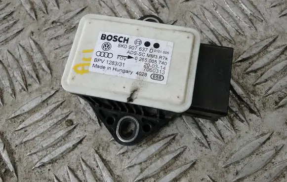 Audi A4 S4 B8 8K ESP acceleration yaw rate sensor 8K0907637D