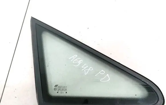 Seat Alhambra (Mk1) Front triangle window/glass 