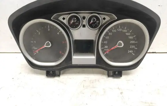 Ford Focus Speedometer (instrument cluster) VP8V4F10A855A