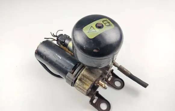 Land Rover Range Rover P38A ABS Pump 4430010090